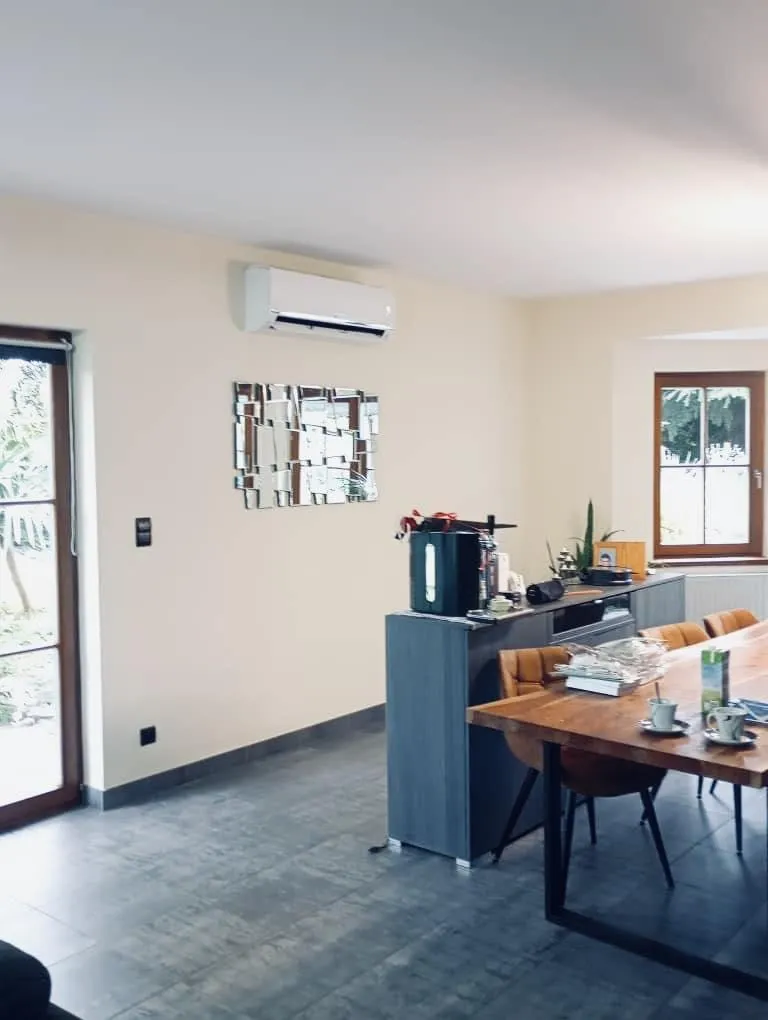Salle à manger : Pompe à chaleur air-air pour toute la pièce de vie
